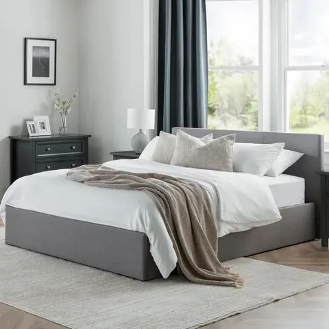 BOXED JULIAN BOWEN RIALTO 150cm LIFT-UP STORAGE BED - LIGHT GREY (2 BOXES)