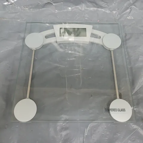 BOXED HABITAT GLASS ELECTRONIC SCALES - CLEAR