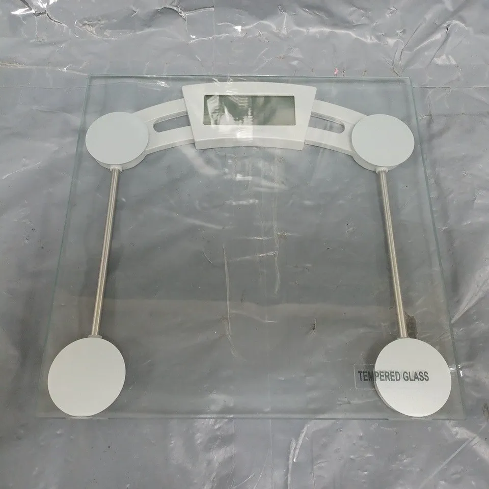 BOXED HABITAT GLASS ELECTRONIC SCALES - CLEAR