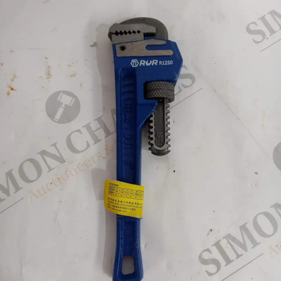 rur heavey duty pipe wrench 8"