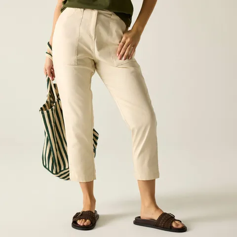 BRAND NEW REGATTA WOMEN'S SHOREBELLA CAPRI TROUSERS IN LIGHT VANILLA SIZE UK 8