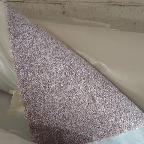 QUALITY DESIGNER EC AURA MARSHMALLOW CARPET - APPROXIMATELY 2 x 4m