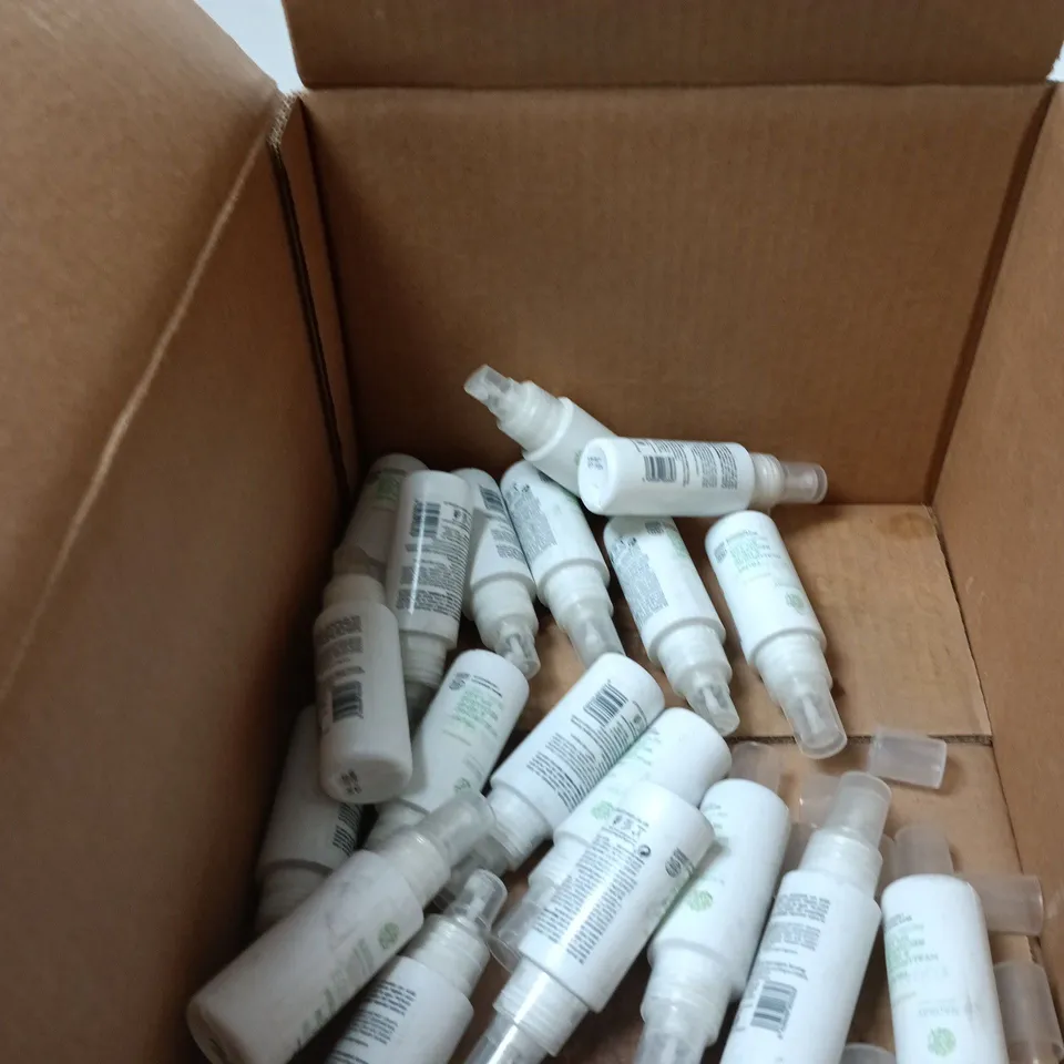 BOX OF APPROXIMATELY 20 NAOBAY HYDRATING FACIAL MIST - 60 ML