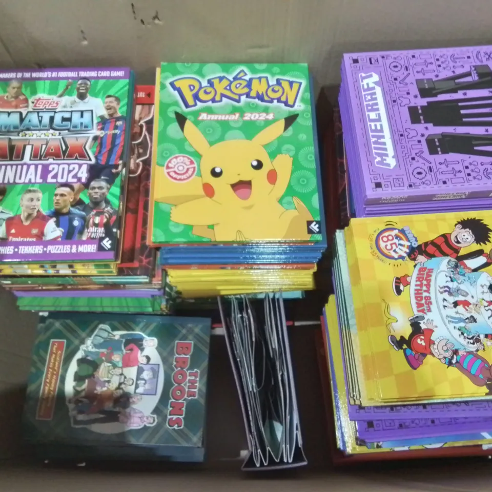 LARGE QUANTITY OF ASSORTED 2024 ANNUALS TO INCLUDE POKEMON, MATCH ATTAX, MINECRAFT AND BEANO