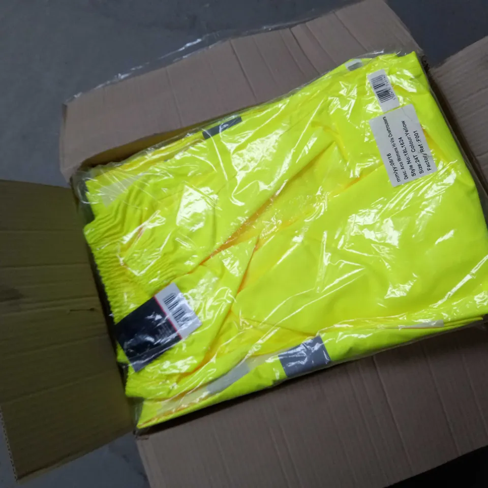 ASSORTED SAFETY WORKWEAR APPROX. 26 ITEMS 