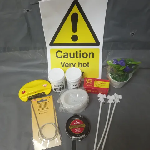 APPROXIMATELY 15 ASSORTED HOUSEHOLD PRODUCTS TO INCLUDE CAUTION SIGNS, SHOE POLISH, WOOD FILLER ETC