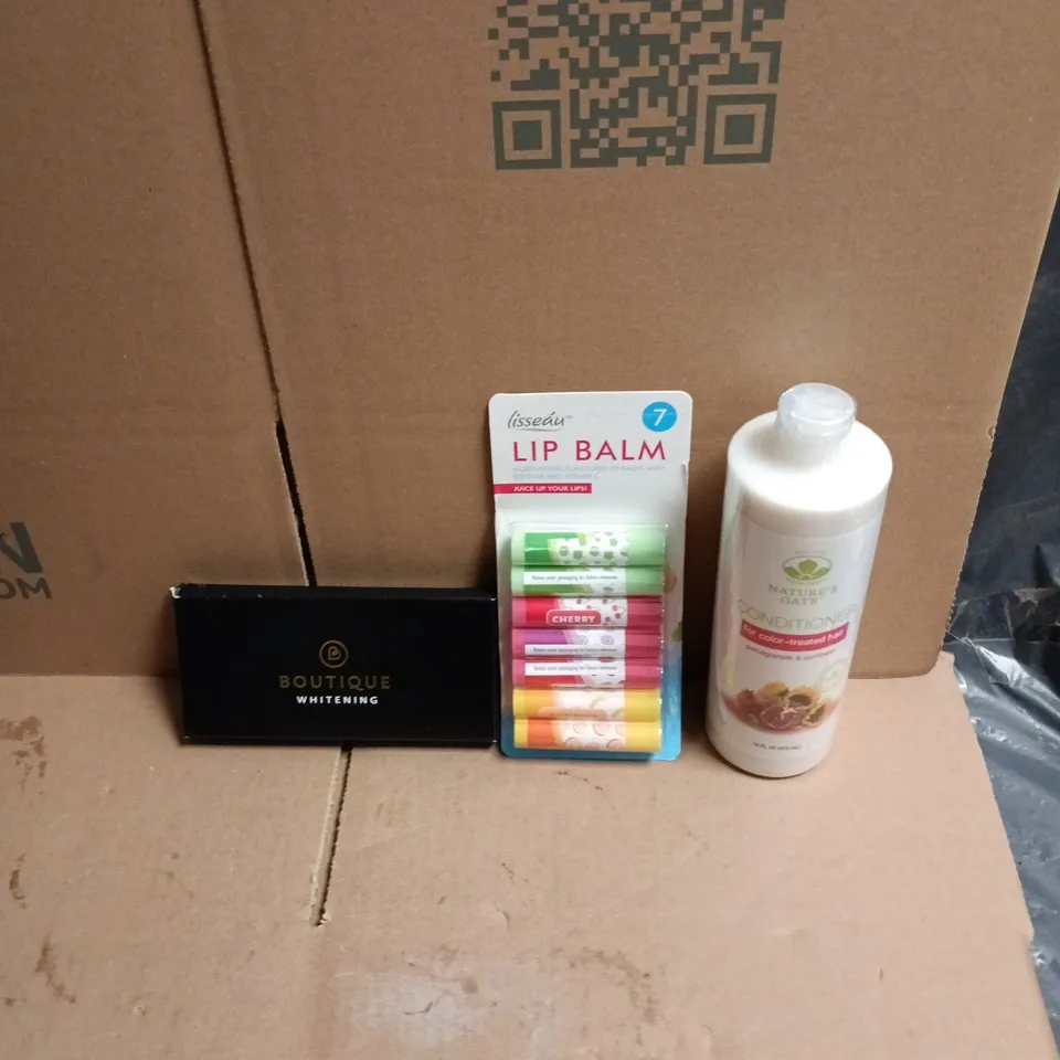 APPROXIMATELY 20 ASSORTED HEALTH & BEAUTY PRODUCTS TO INCLUDE NATURE'S GATE CONDITIONER, BOUTIQUE TEETH WHITENING GEL, LIP BALM MULTIPACK ETC