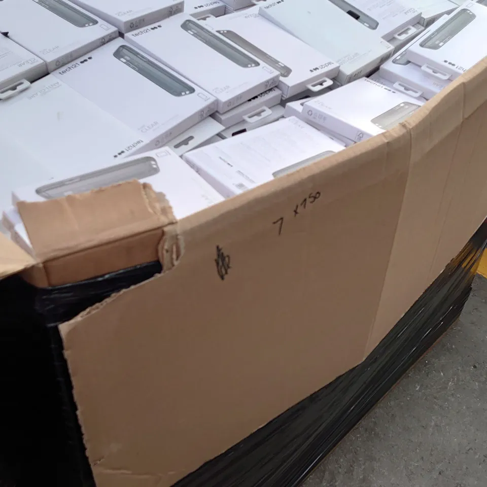 PALLET OF APPROXIMATELY 750 BRAND NEW TECH 21 MOBILE PHONE CASES