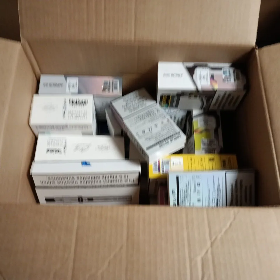 LOT OF APPROXIMATELY 30 ASSORTED VAPING ITEMS TO INCLUDE ARGUS, VOOPOO AND INNOKIN