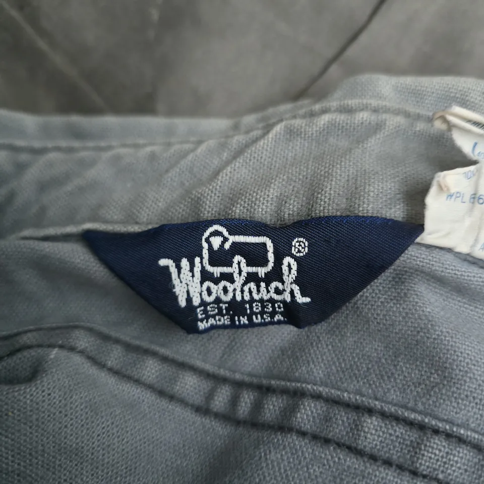 WOODLARK MEN’S LONG-SLEEVE BUTTON-FRONT SHIRT, GREY/BLUE WITH CHEST POCKETS