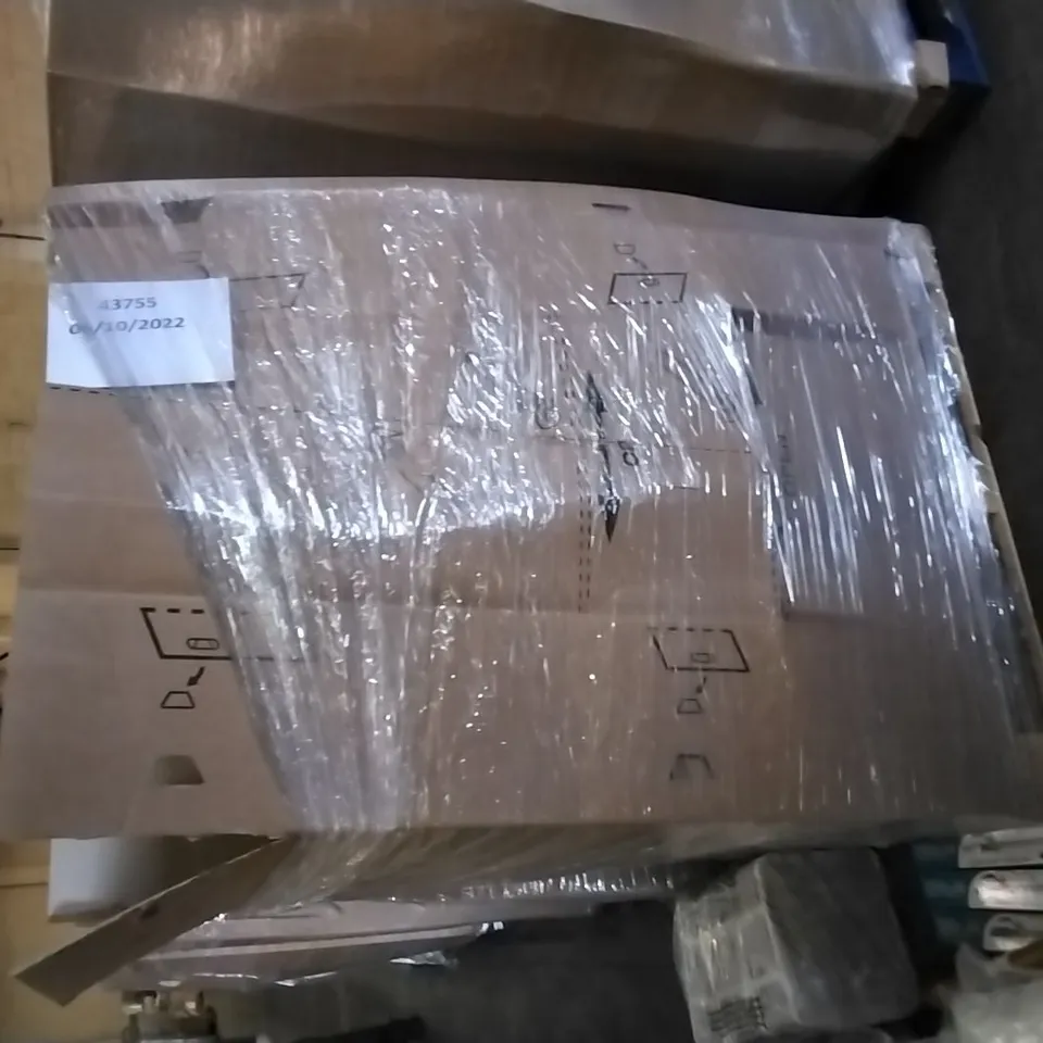 PALLET OF ASSORTED ITEMS INCLUDING WATER JET CLEANING SOLUTION, M DESIGN SHOWER RACK, M DESIGN WHITE WIRE STORAGE BASKET, GLOBAL WALKABOUT SCRATCH MAP, CUSHION INNER PADS, 