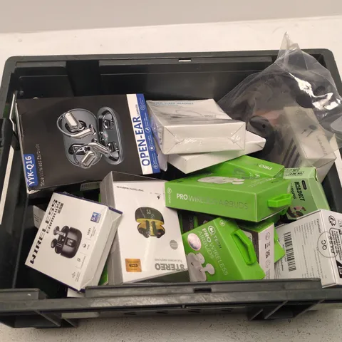 APPROXIMATELY 12 ASSORTED HEADPHONES & AUDIO ACCESSORIES 