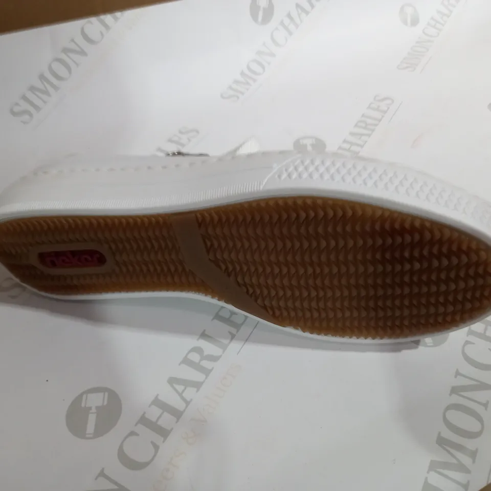 EIEKER WHITE TRAINERS SIZE 4 