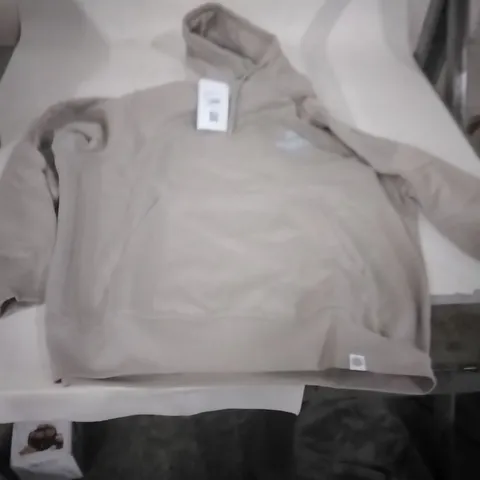 BOXED NEW TO CONTAIN APPROXIMATELY 4 BRASS MONKEY MENS BUILT DIFFERENT HOODY CLAY SIZE XXL