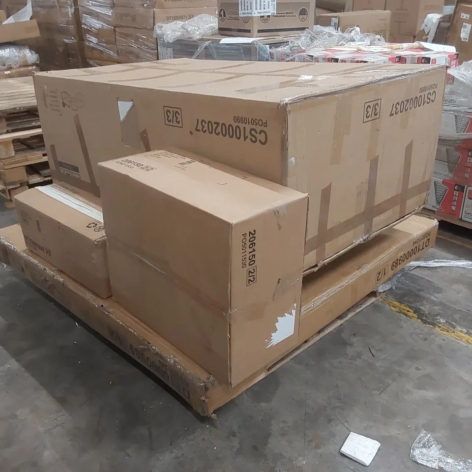 PALLET CONTAINING AN ASSORTMENT OF FURNITURE PARTS