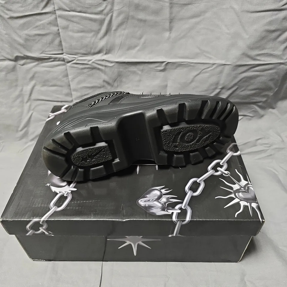 BOXED PAIR OF KOI BANE OF EXILE TRAINERS - 8