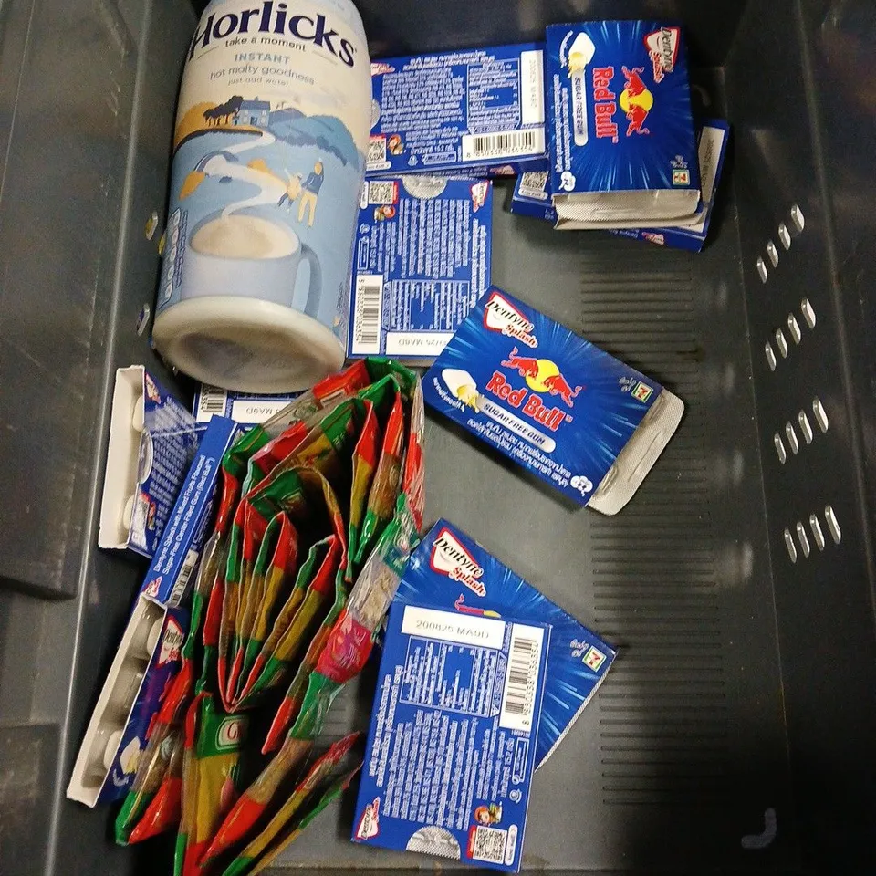 APPROXIMATELY 12 ASSORTED FOOD & DRINK ITEMS TO INCLUDE - THOMSON'S FULL FRENCH  WHOLEBEAN - CARTWRIGHT & BUTLER CHEESE MELT BITES - HORLICKS INSTANT MALT DRINK - ETC