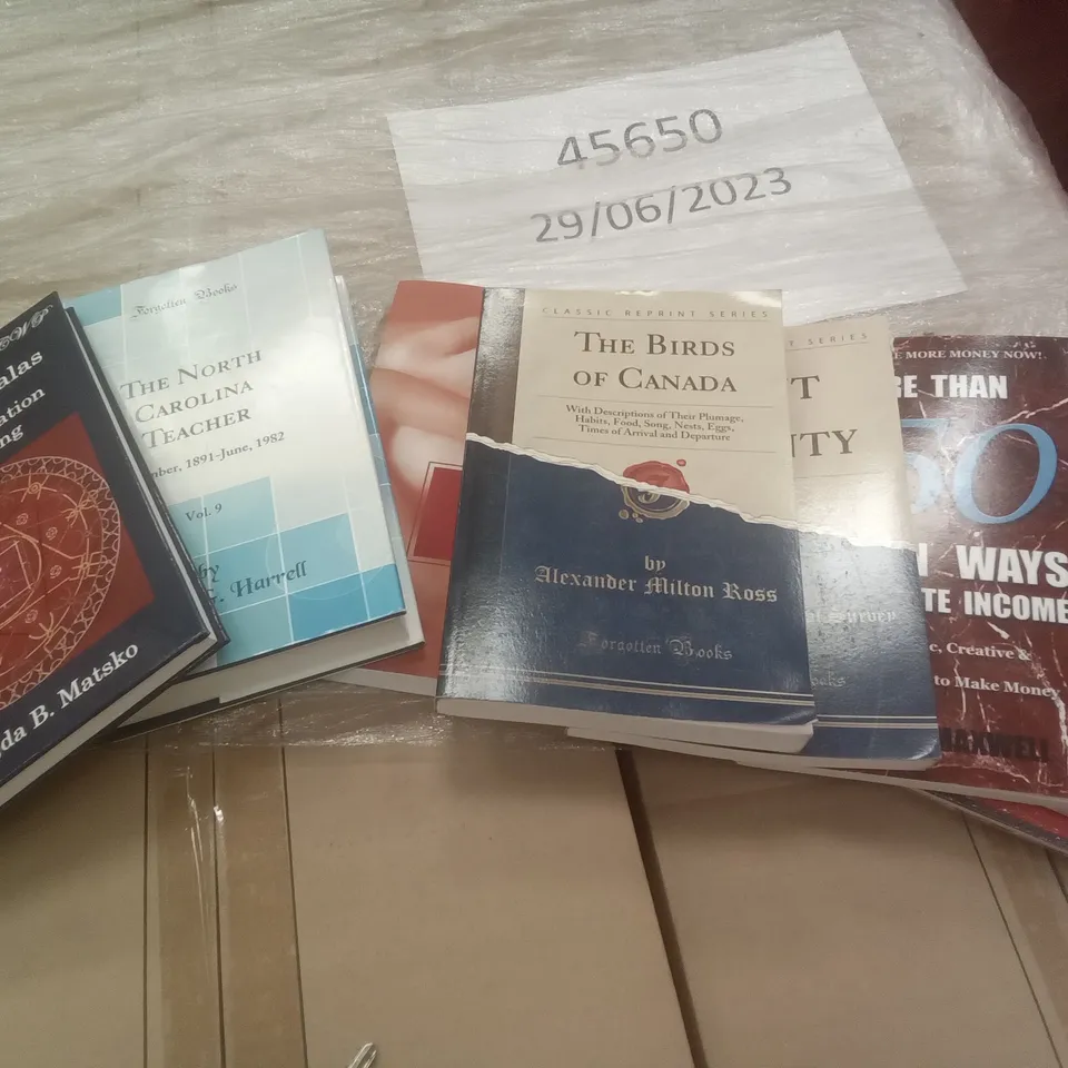 PALLET OF BOOKS AND EDUCATIONAL BOOKS