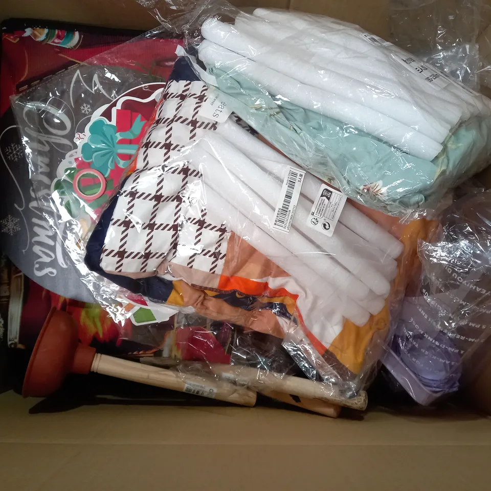 BOX OF APPROXIMATELY 15 ASSORTED ITEMS TO INCLUDE - SHINE SHOE POLISH - LINT ROLLER - PLUNGER ECT