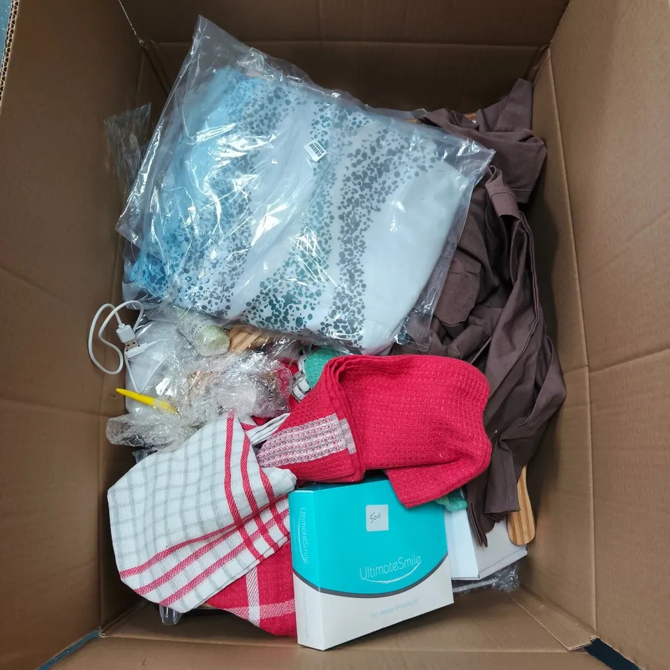 BOX OF APPROXIMATELY 20 ASSORTED ITEMS TO INCLUDE: HOT AND COLD FACIAL DEVICE AND FACE MASSAGE DEVICE