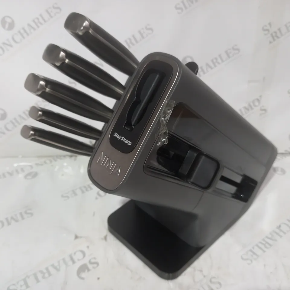 BOXED NINJA FOODI STAYSHARP KNIFE BLOCK WITH INTEGRATED SHARPENER K32005UK
