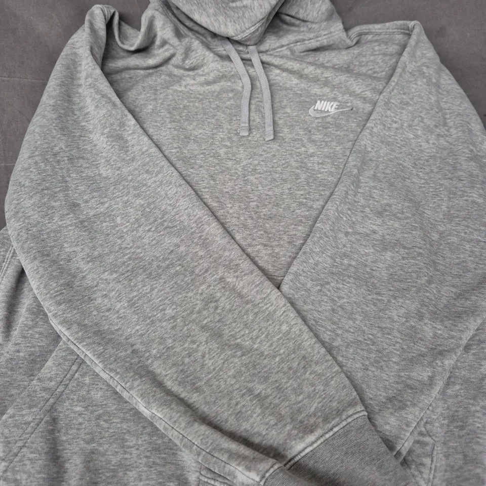 NIKE GREY HOODIE WITH DRAWSTRING HOOD – SIZE L