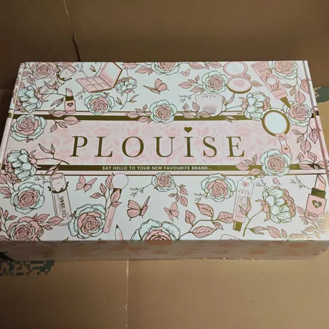SEALED PLOUISE COSMETICS AND MAKE UP GIFT SET