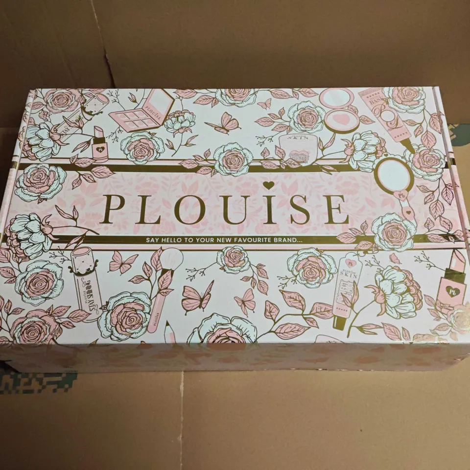 SEALED PLOUISE COSMETICS AND MAKE UP GIFT SET
