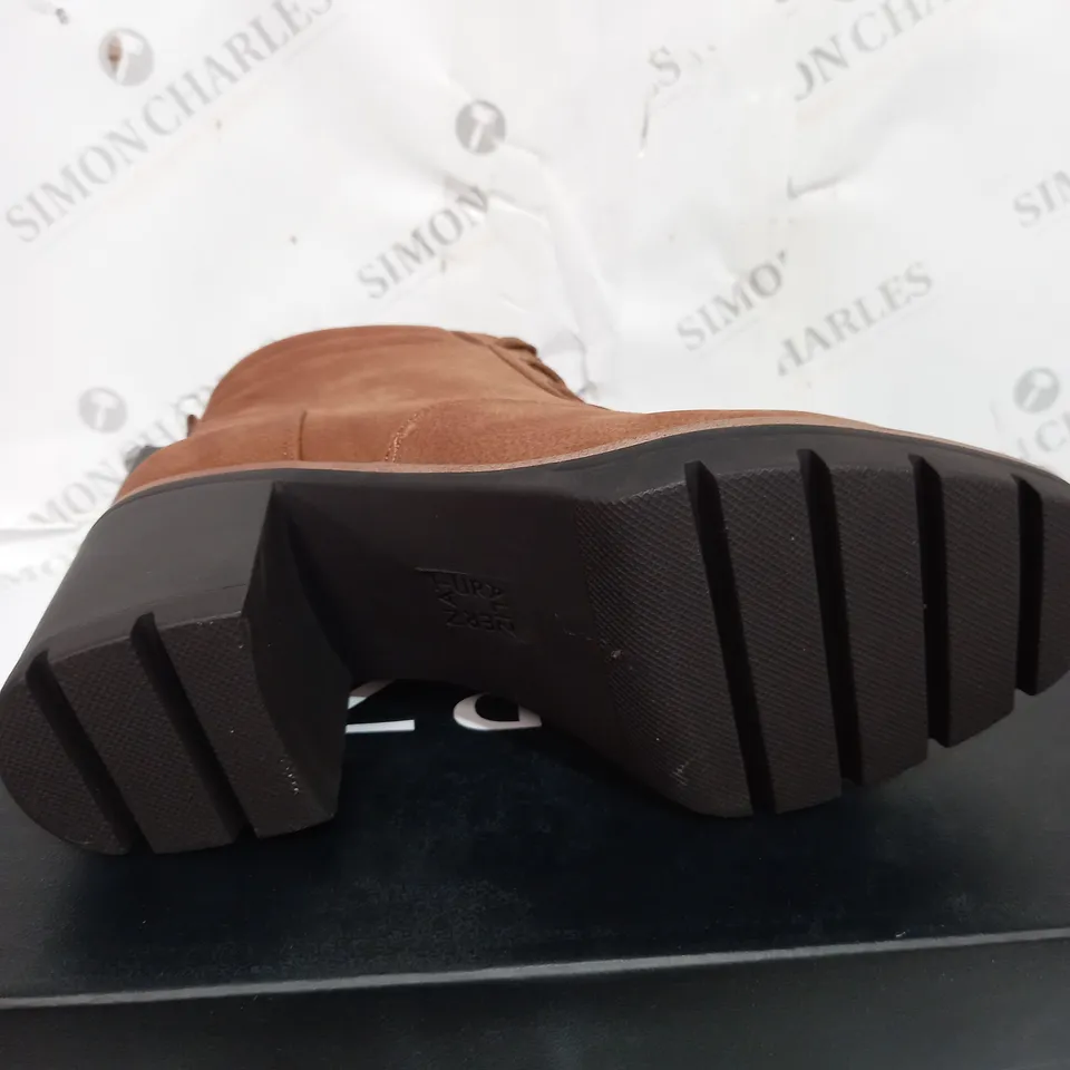 NATURALIZER JAGGER BROWN HEELED BOOT - UK SIZE 6