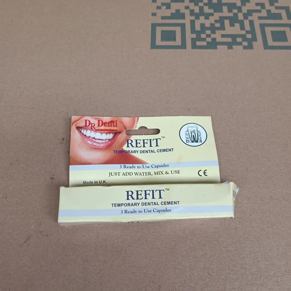 TOTE OF APPROXIMATELY 10 ASSORTED ITEMS INCLUDING CUSHION GRIP, DR DENTI REFIT TEMPORARY DENTAL CEMENT AND BAUSCH AND LOMB BIO TRUE MULTI-PURPOSE SOLUTION