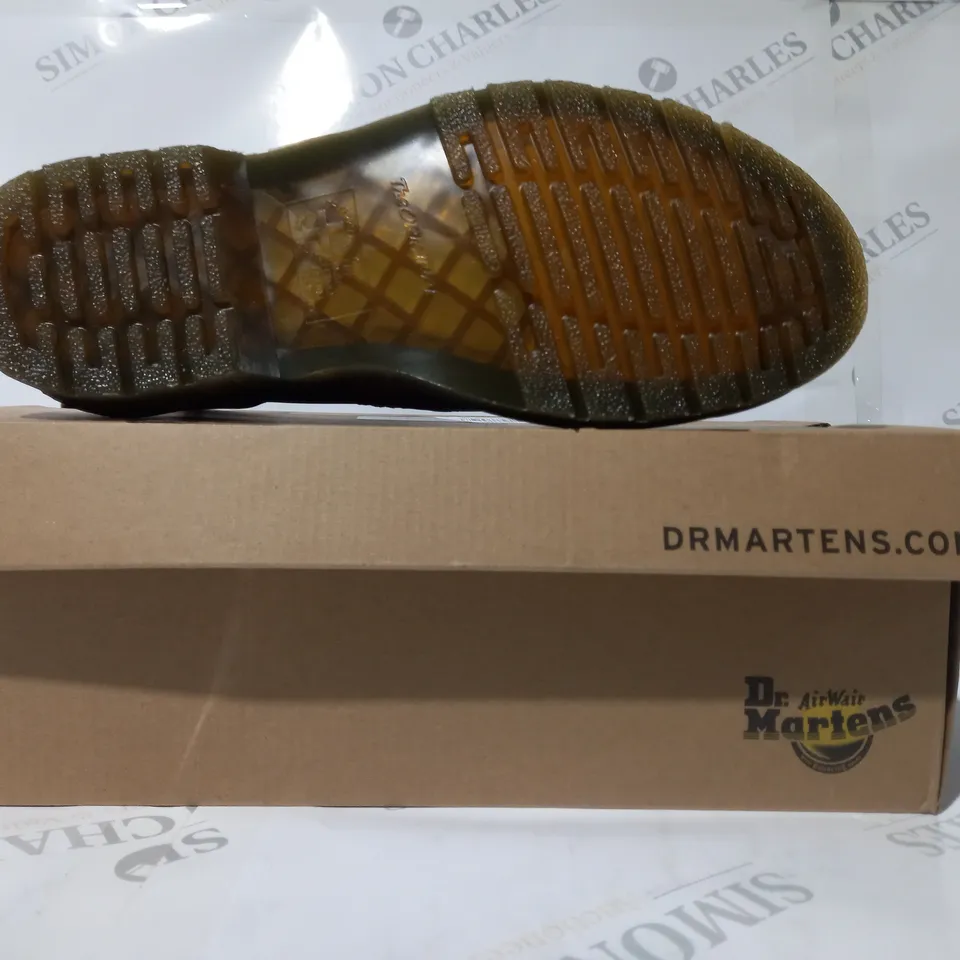 BOXED PAIR OF DR MARTENS ANKLE BOOTS IN BROWN UK SIZE 7