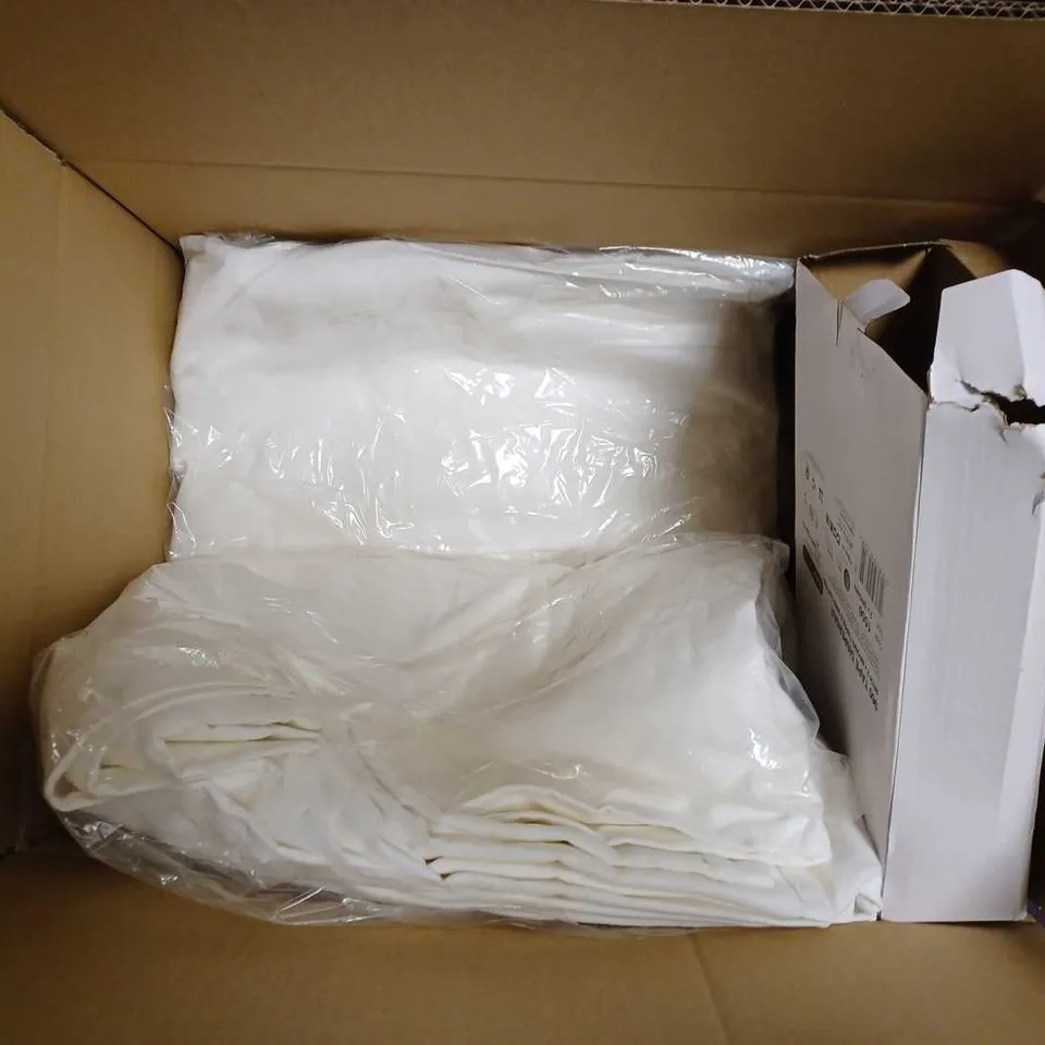 BOX OF APPROX 5 ITEMS TO INCLUDE COTTON BATH MAT, TAPE GUN SELF TAN SHEET PROTECTOR