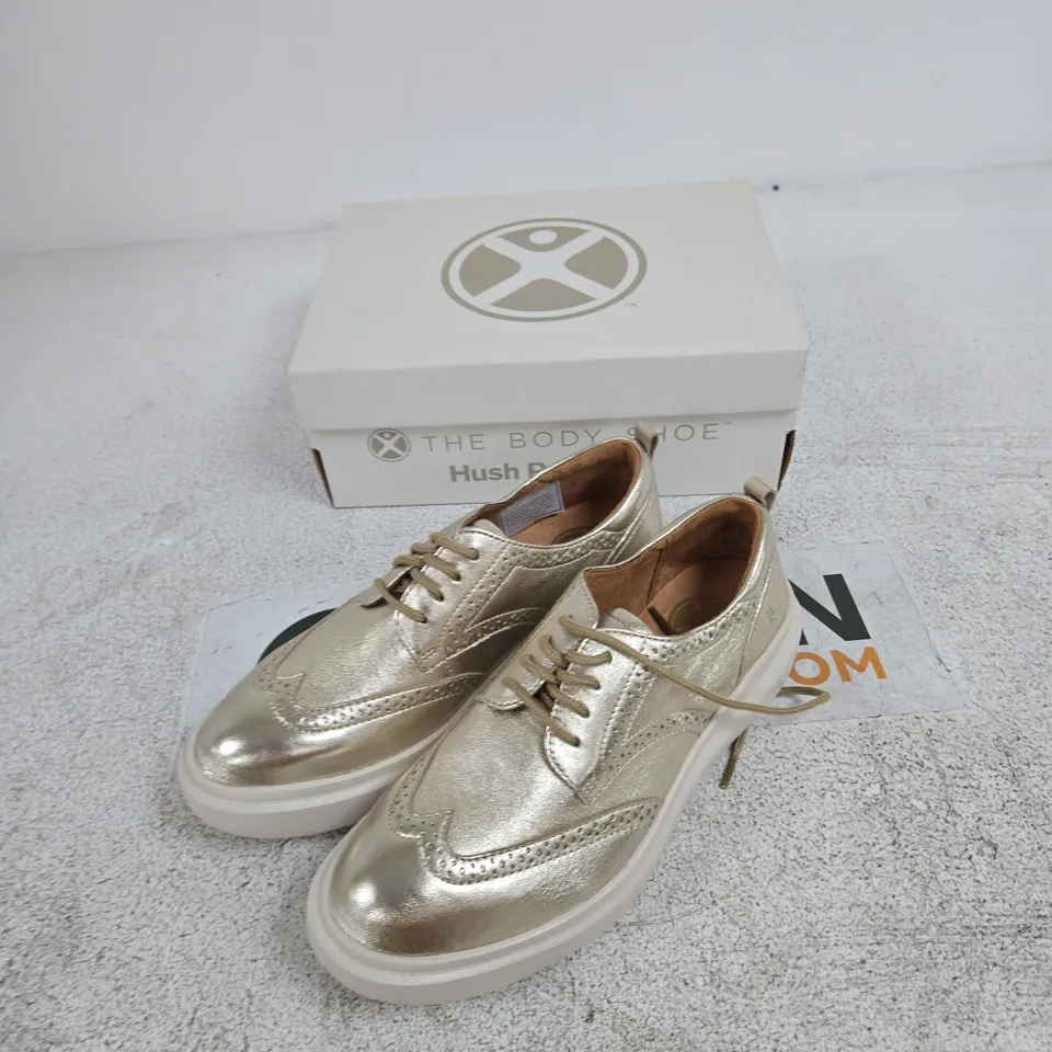 HUSH PUPPIES WOMEN'S JOY WINGTIP SHOES – CHAMPAGNE LEATHER, UK 7 (US 9, EUR 41)