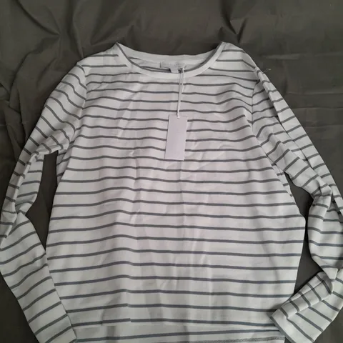 THE WHITE COMPANY BUTTON CUFF DETAIL STRIPE TOP IN PALE BLUE/WHITE - SIZE 10