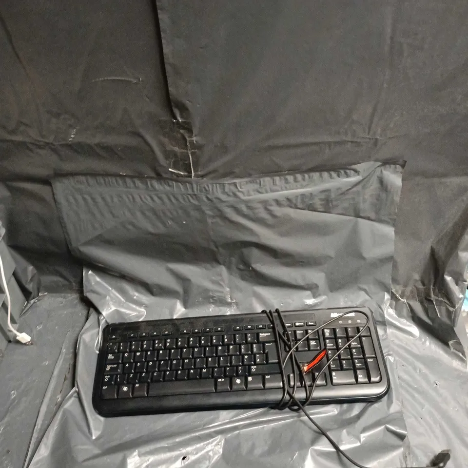 4X ASSORTED KEYBOARDS 