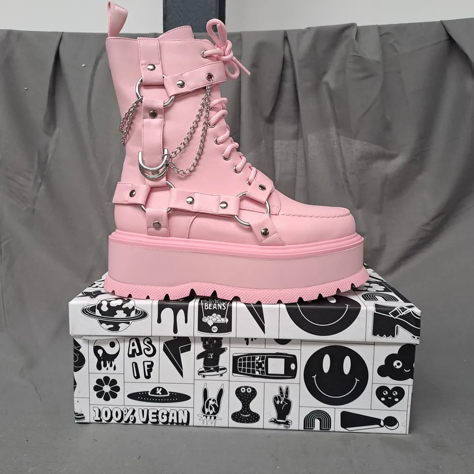 BOXED PAIR OF KOI VEGAN YAMI PASTEL PINK PLATFORM BOOTS UK SIZE 5