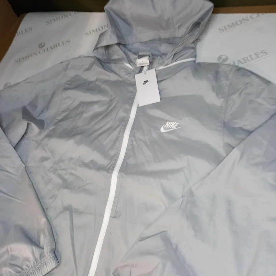 MENS NIKE LIGHTWEIGHT ZIPPED JACKET SIZE L