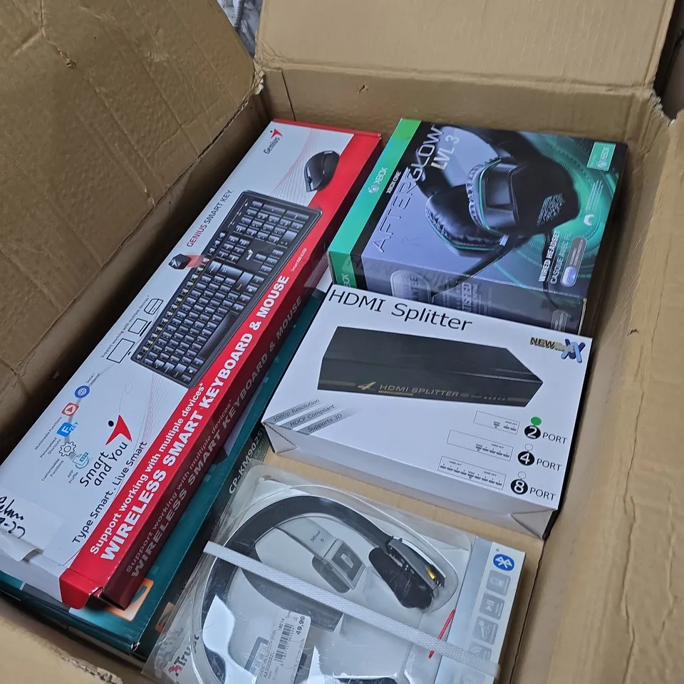 BOX OF APPROXIMATELY 9 ASSORTED ITEMS INCLUDING HDMI SPLITTER AND AFTERGLOW GAMING HEADSET 