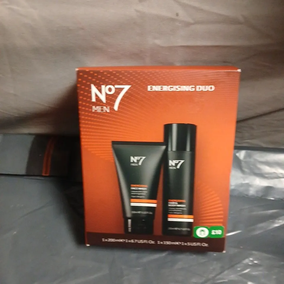 NO7 MEN ENERGISING DUO SKINCARE SET 