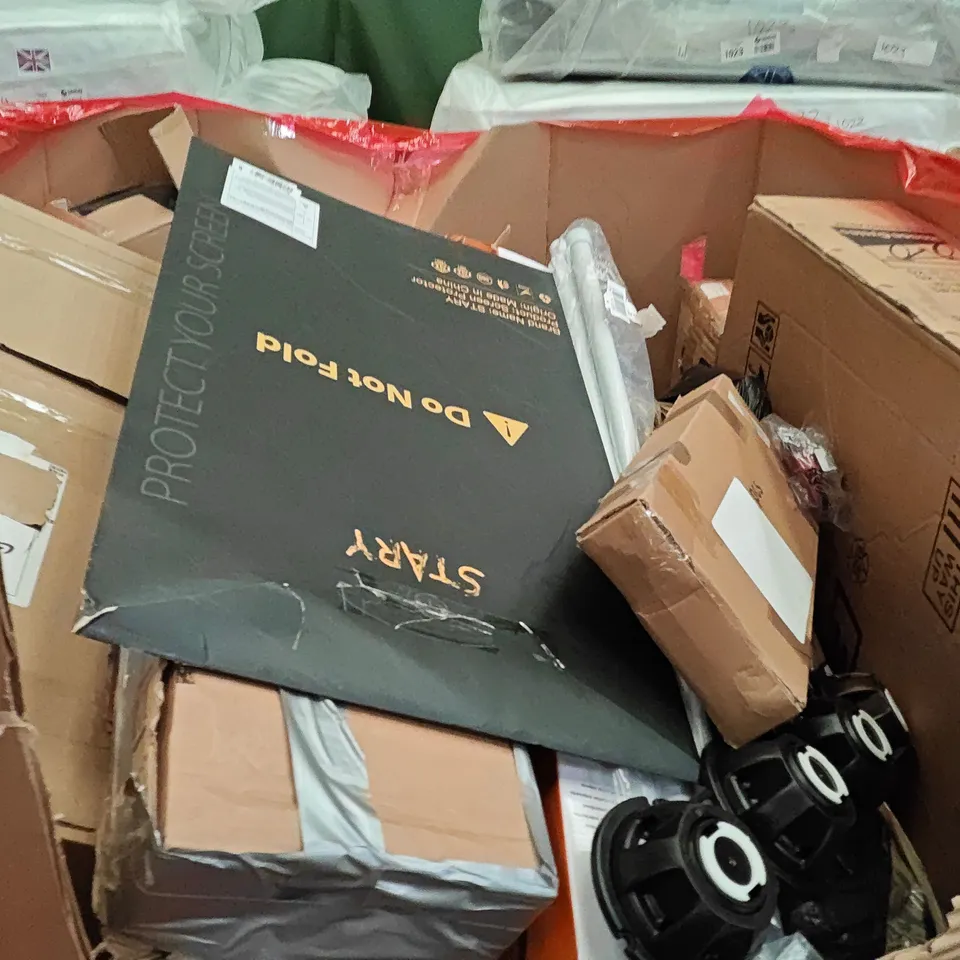 PALLET OF ASSORTED HOUSEHOLD GOODS AND PRODUCTS TO INCLUDE; RETRACTABLE SAFETY GATE,PHOTO FRAME, PRIVACY SCREEN