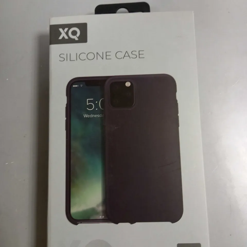 BOX OF APPROXIMATELY 60 BRAND NEW XQISIT IPHONE 11 PRO MAX SILICONE CASE