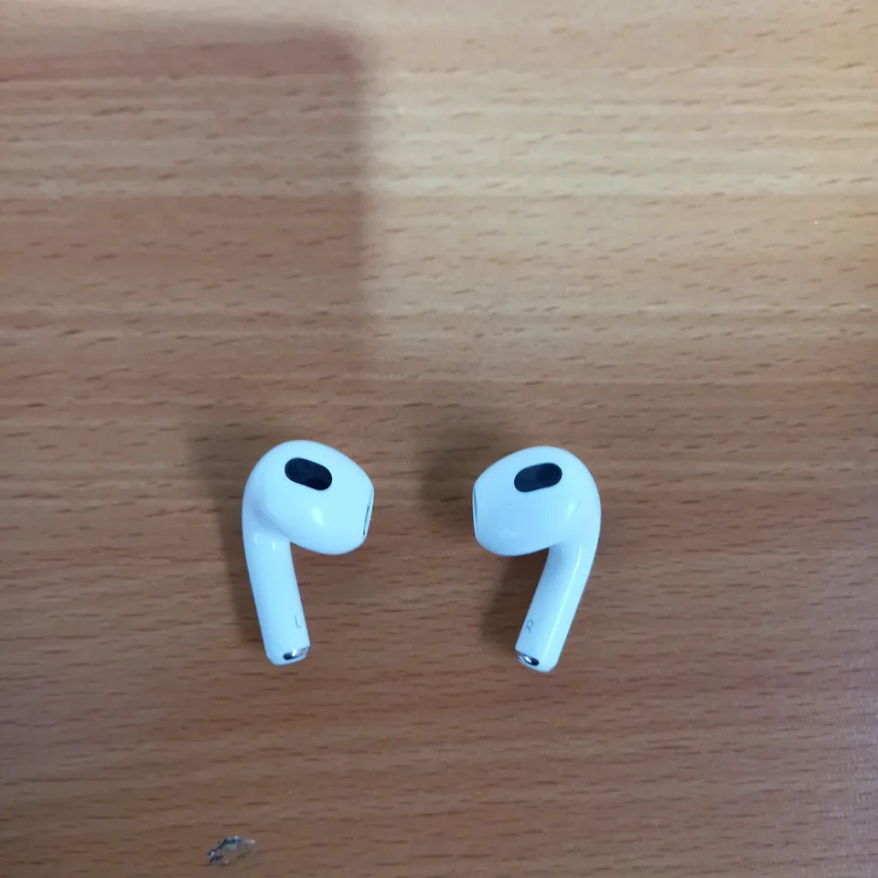 APPLE AIRPOD 3RD GENERATION