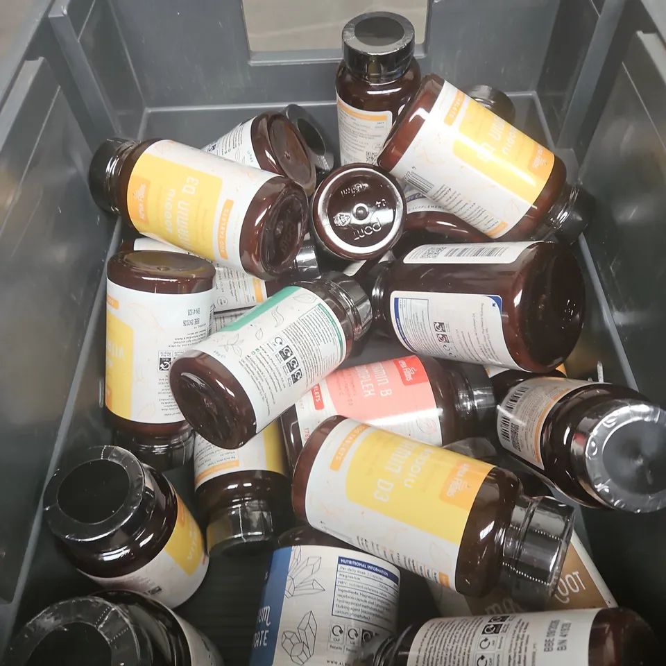 TOTE OF APPROXIMATELY 20 ASSORTED ALPHA FOODS MULTI-VITAMINS AND SUPPLEMENTS TO INCLUDE VITAMIN B COMPLEX, PRO BIO COMPLEX AND VITAMIN D3