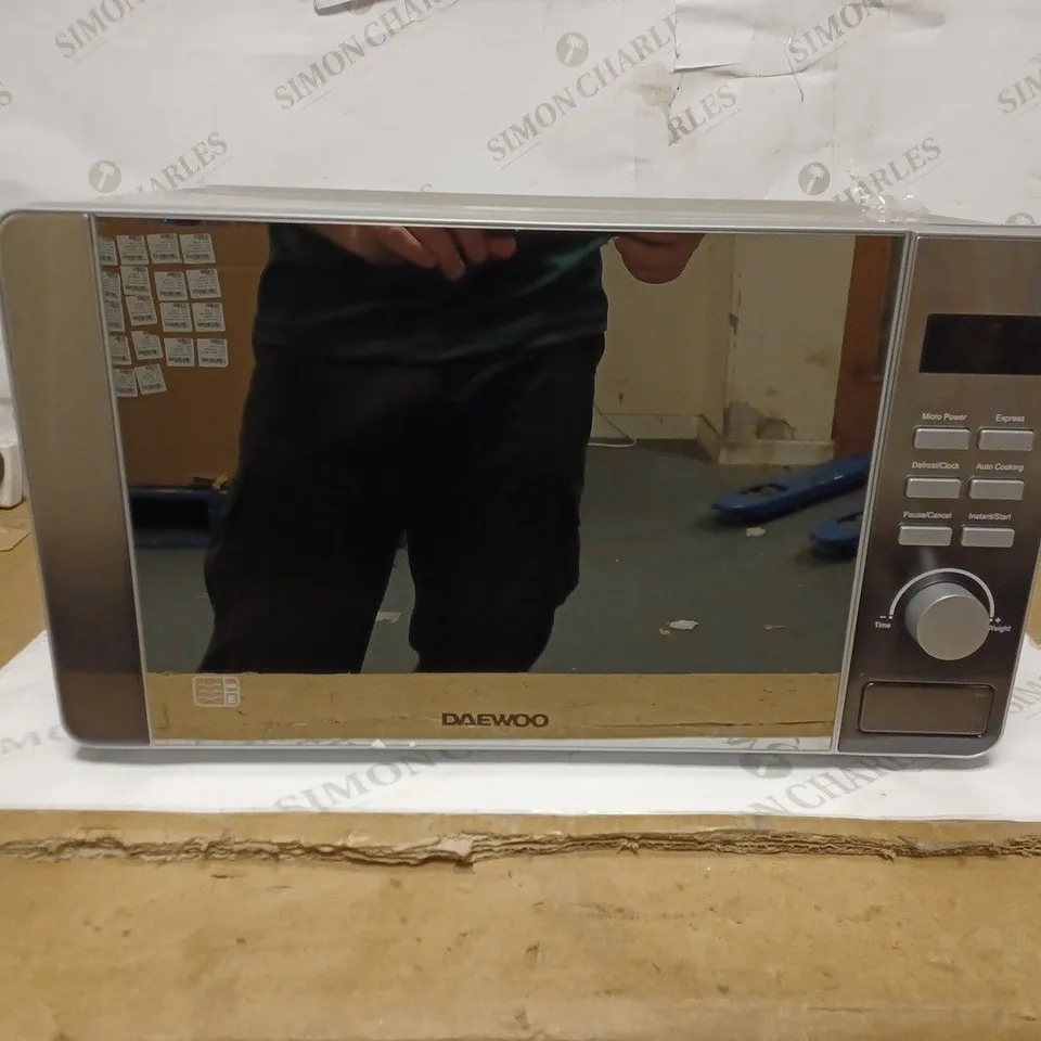 DAEWOO CALLISTO DIGITAL MICROWAVE WITH MIRROR GLASS DOOR 