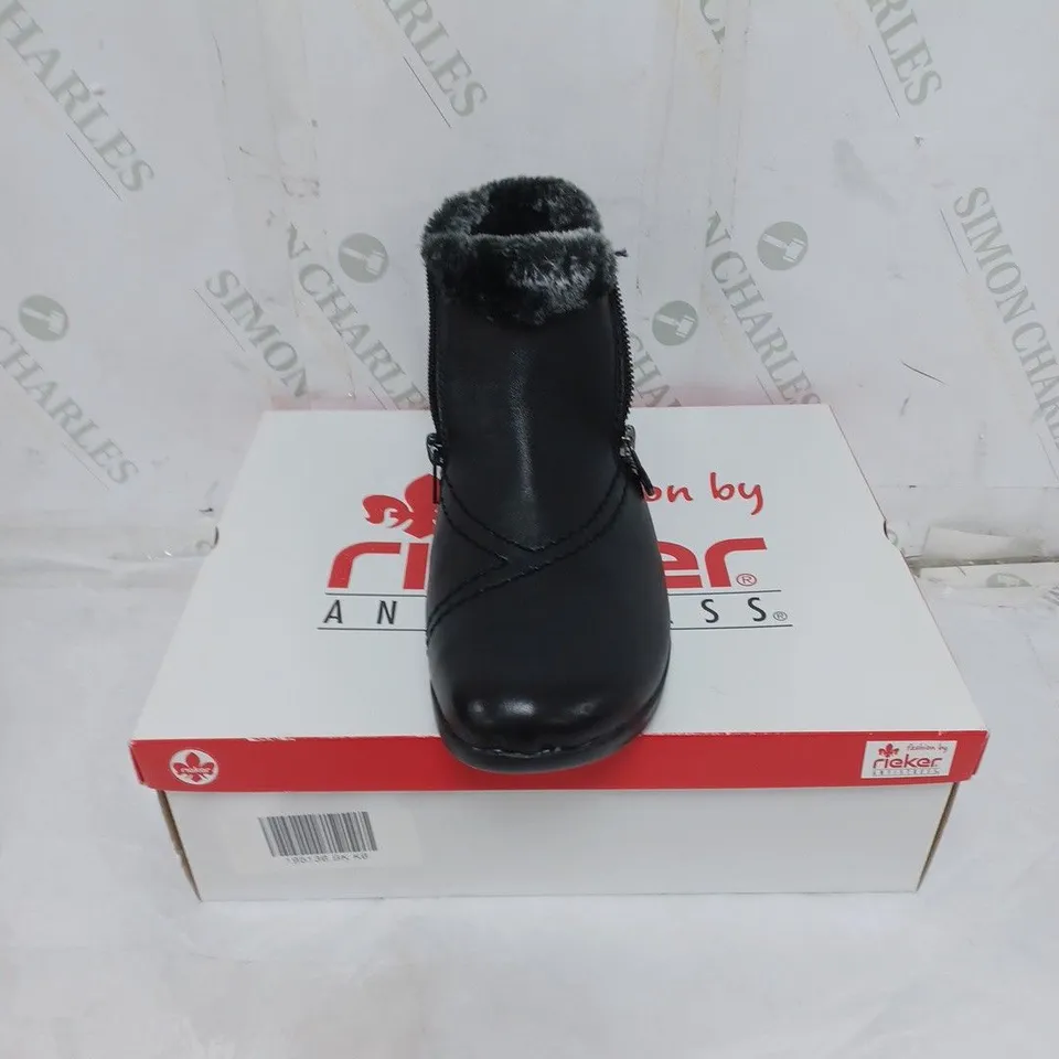 BOXED RIEKER ANTISTRESS LADIES BLACK FLEECE LINED BOOTS ZIP FASTENING. SIZE EU 39
