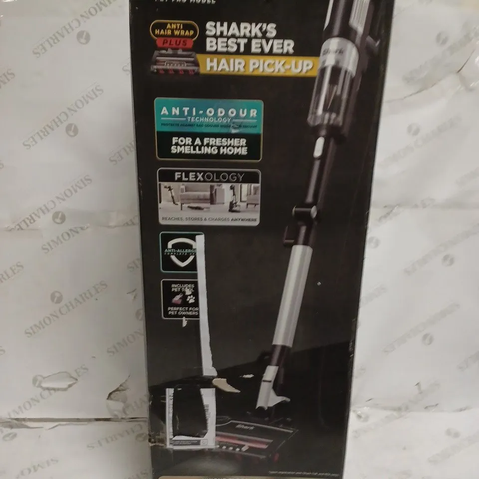 SHARK STRATOS ANTI HAIR WRAP PET PRO VACUUM CLEANER