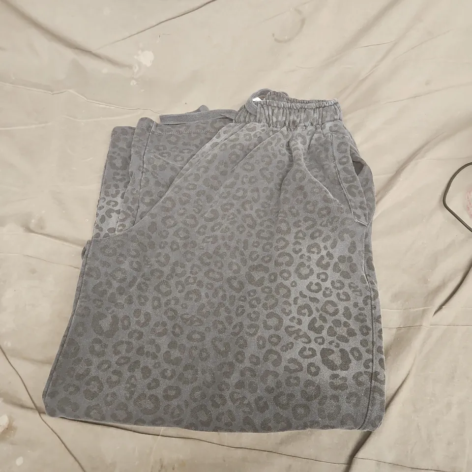 BERSHKA WOMEN’S LEOPARD PRINT JOGGERS – GREY, UK 12