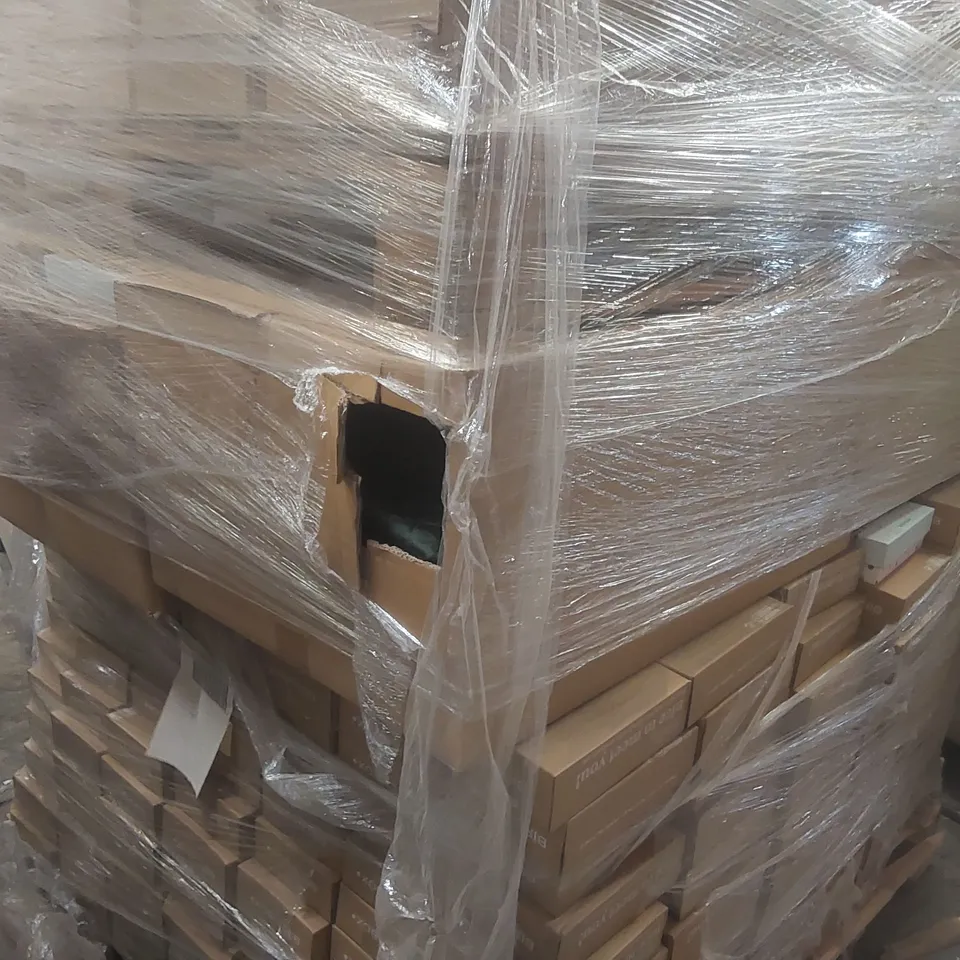 PALLET CONTAINING A VERY LARGE QUANTITY OF ASSORTED BEAUTY RELATED PRODUCTS INCLUDING: BIRCHBOX BEAUTY SETS, VELVET BAGS ECT