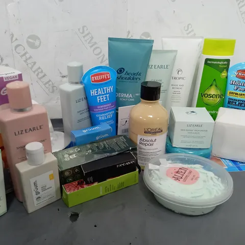 APPROXIMATELY 20 ASSORTED COSMETICS ITEMS TO INCLUDE LIZ EARLE SKIN REPAIR RICH CREAM (50ml), ELEMIS PRO-COLLAGEN MARINE CREAM (50ml), LOREAL ABSOLUT REPAIR SHAMPOO (300ml), ETC