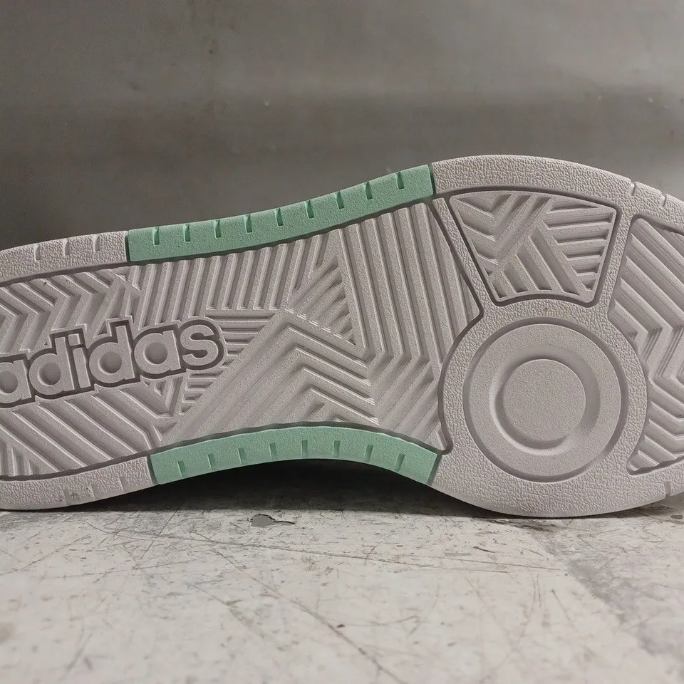 PAIR OF ADIDAS WOMENS HOOPS 3.0 BOLD SHOES IN WHITE/MULTI SIZE UK 6.5